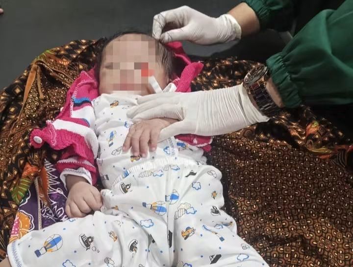 Warga Tukka Geger, Bayi Perempuan Ditemukan Tergeletak di Pinggir Jalan