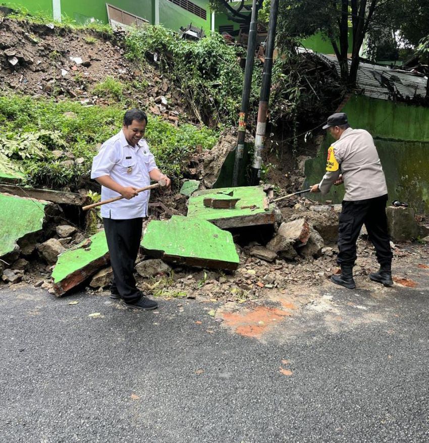 Hujan Deras, TPT MAN Kota Pematangsiantar Ambruk