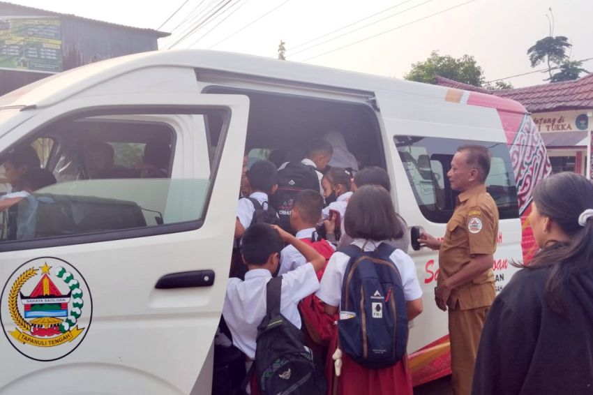 Tiga Bus Sekolah Gratis Mulai Layani Siswa di Tukka