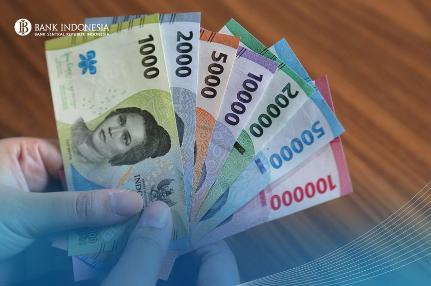 Rupiah Ditutup Melemah, Harga Emas Menguat Tipis Rp2,5 Juta