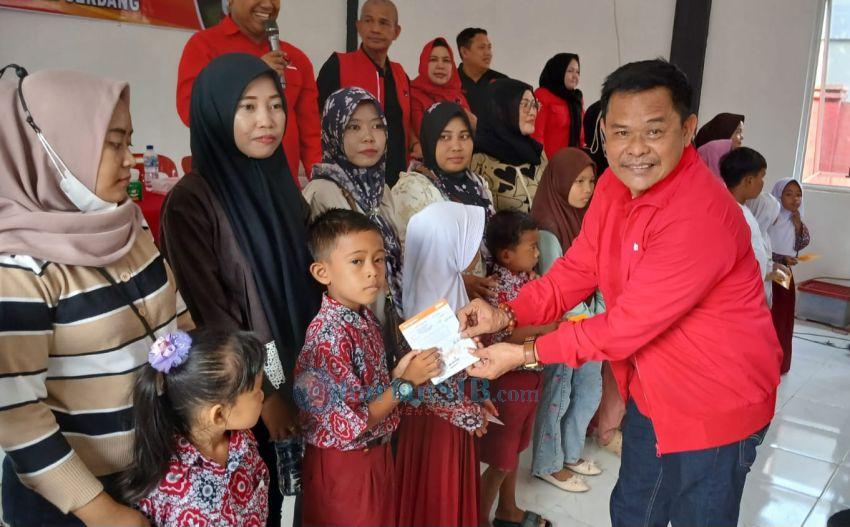PDIP Deliserdang Beri Tali Asih Kepada 59 Pelajar Korban Keracunan MBG