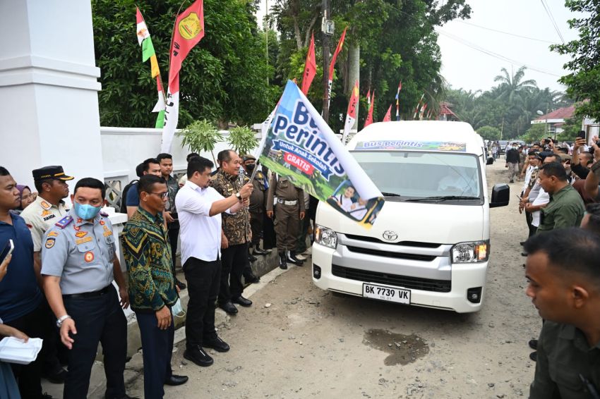 Bobby Nasution Luncurkan 33 Bus Gratis di Lima Kabupaten, Permudah Akses Sekolah bagi 1.008 Pelajar