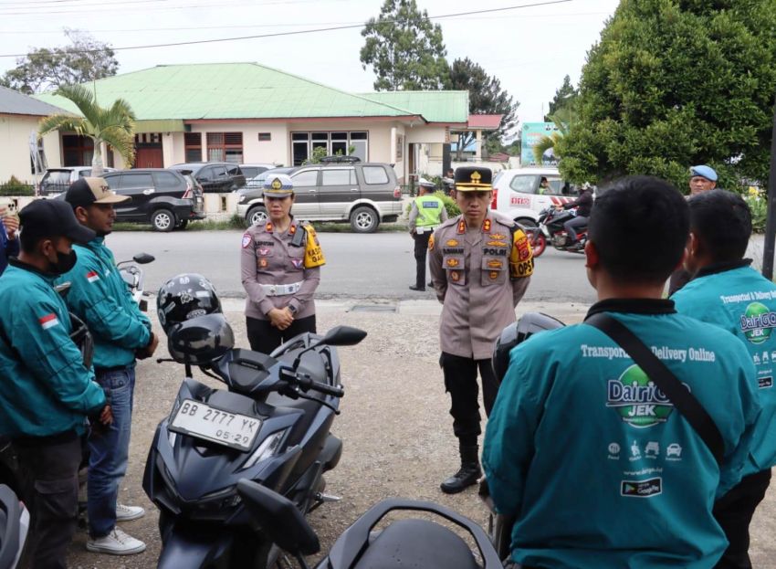 Kapolres Dairi Ajak Pengemudi Ojol Utamakan Keselamatan
