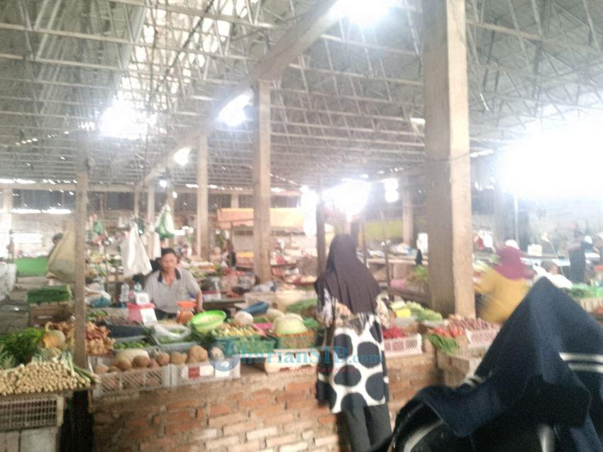 Cabai Masih Bertahan Mahal, Pasar Sepi