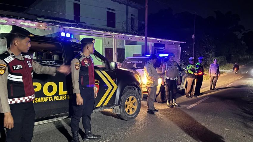 Jaga Kamtibmas di Malam Hari, Polres Tanjungbalai Gelar Blue Light Patrol