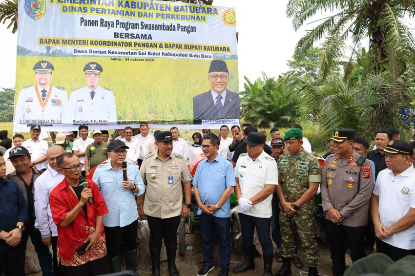Kapolres Batubara Dampingi Menko Pangan RI Panen Raya Padi di Sei Balai