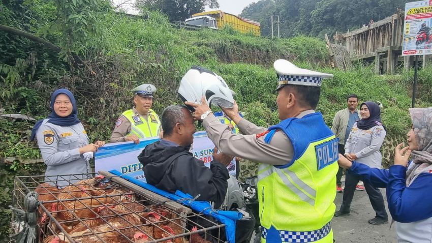 Polda Sumut Edukasi Keselamatan Lalin di Flamboyan, Sibolangit dan Amplas
