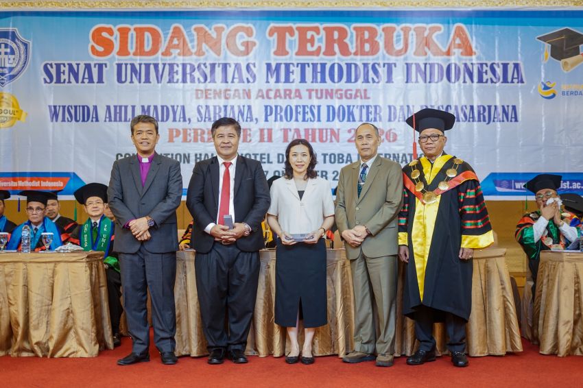 UMI Medan Wisuda 499 Lulusan, Rektor Humuntal Rumapea Tekankan Pentingnya Adaptasi di Era AI