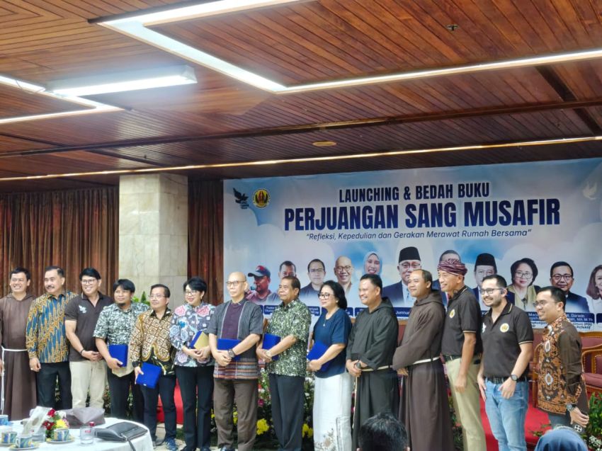 Lintas Iman Hadiri Launching Buku "Perjuangan Sang Musafir" Karya Pastor Kapusin Medan