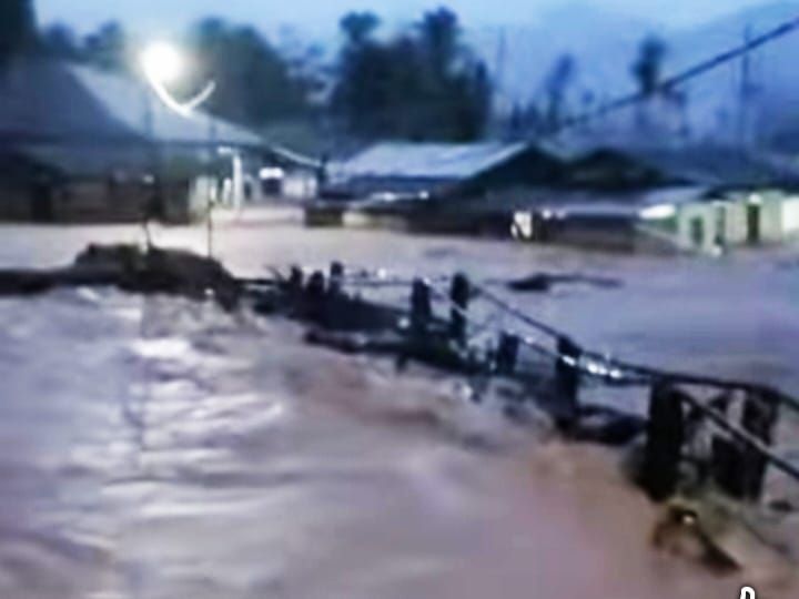 Banjir Rendam Empat Kecamatan di Tapteng, Jembatan Darurat Putus