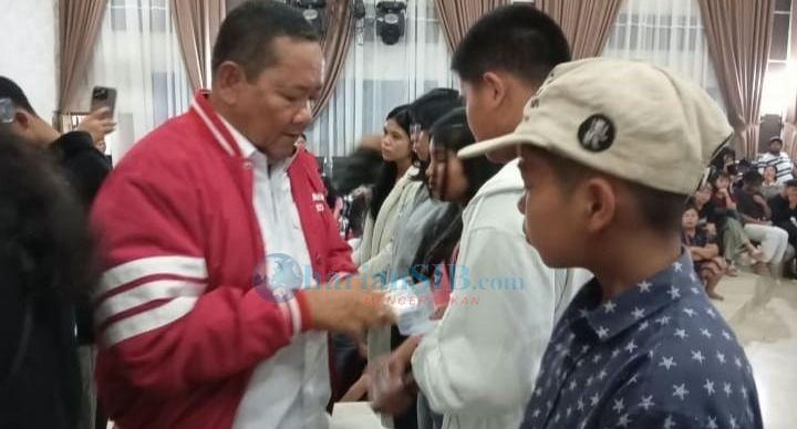 PDI Perjuangan Sumut Salurkan Bantuan Rp2,5 Juta/Orang kepada 495 Siswa Terdampak MBG Karo